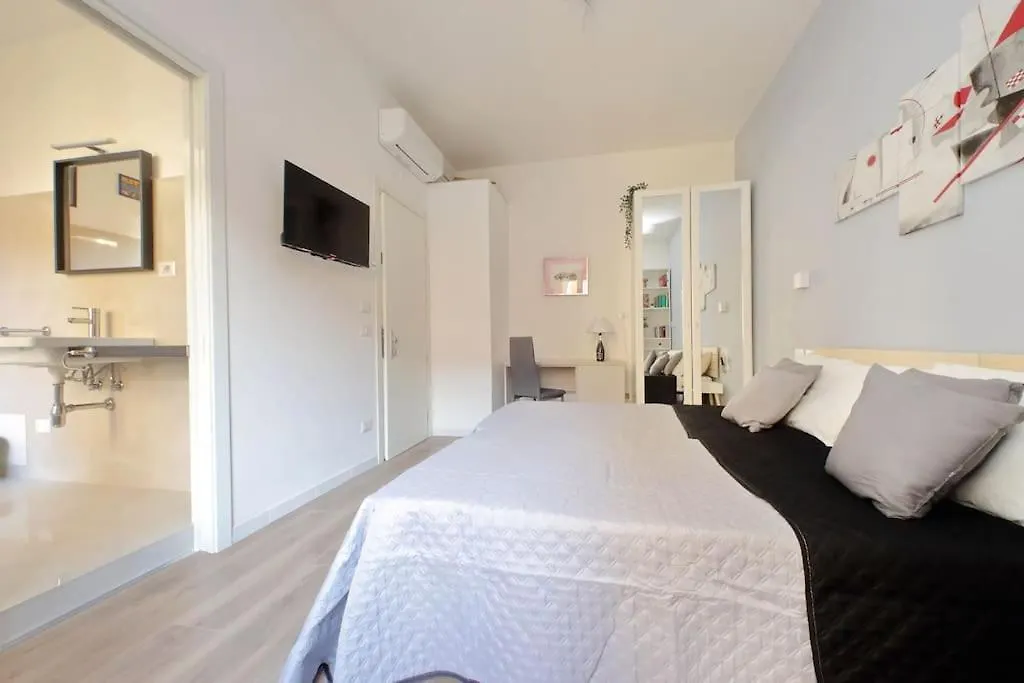 Leto Apartment Rome 0*,  Italy